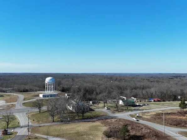 105 Hillwood Dr, Waverly, TN 37185