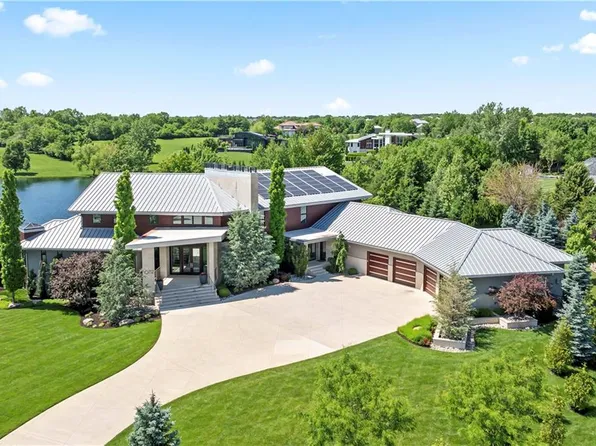 10712 W 165th St, Overland Park, KS 66221