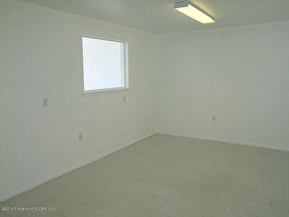 3rd image of 1444 W Broadway Ave