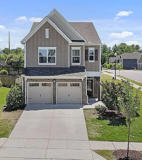 1800 Birdhouse Ln — Photo 2