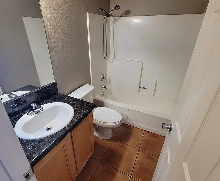 740 W Elm St #251 — Photo 15