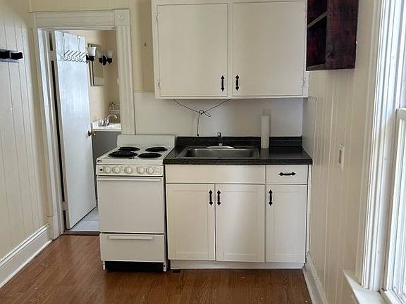 5th image of 40-42 Hickok Pl #3