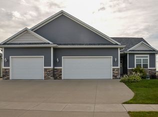 724 Main St S, Center Point, IA 52213