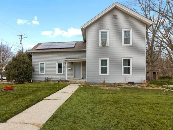 1404 Benton St, Rockford, IL 61107