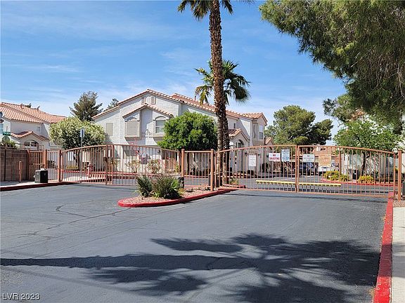3rd image of 4049 Castle Cove Dr