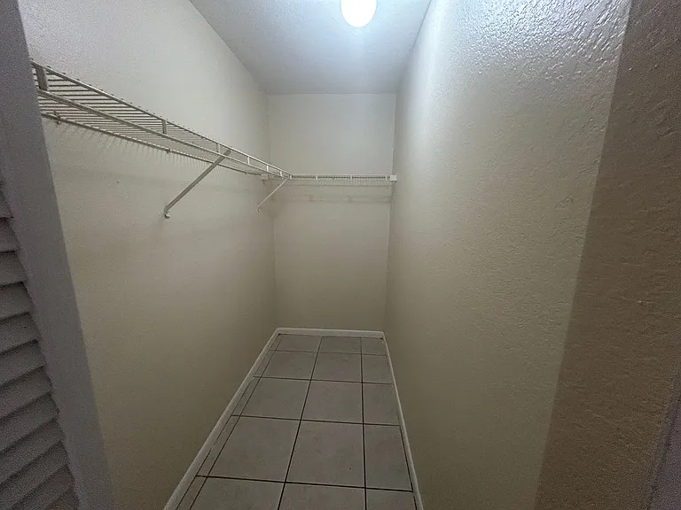 215-217 SE 23rd Pl — Photo 14