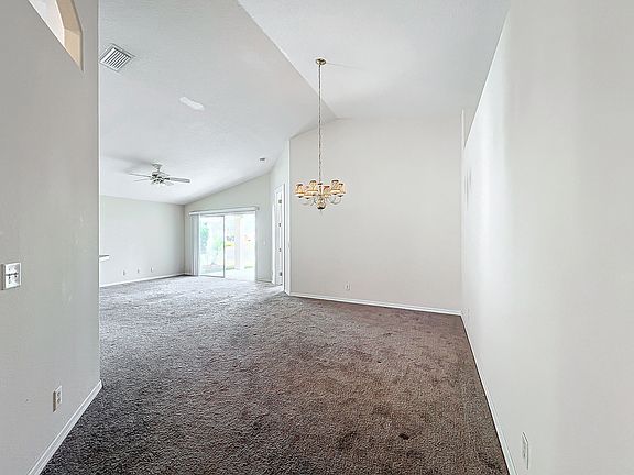 5th image of 2250 Chinaberry Cir SE