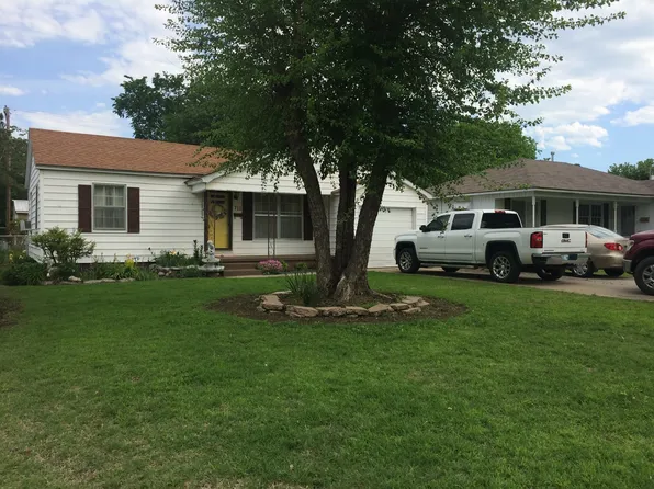 718 N Kelker St, Holdenville, OK 74848