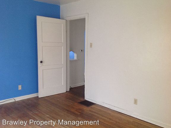 3rd image of 524 S Washington St #524-1