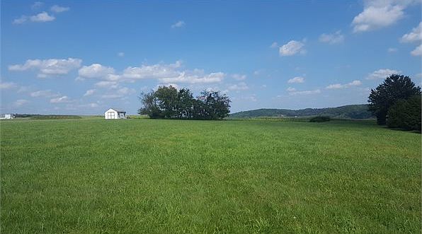 2nd image of 108 Old Field Dr