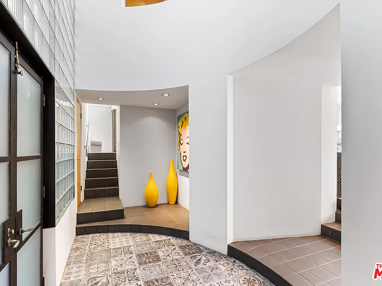 3410 Hermosa Ave — Photo 2