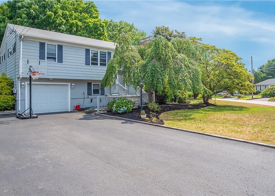 1st image of 122 Wunnegin Cir