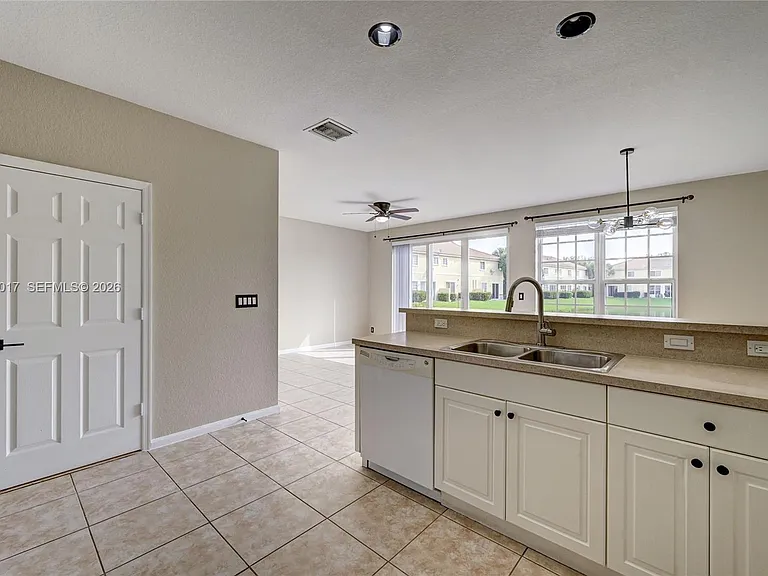 3258 NW 32nd Ter #3258 — Photo 9