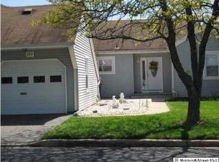 87 Parkway Dr, Freehold, NJ 07728