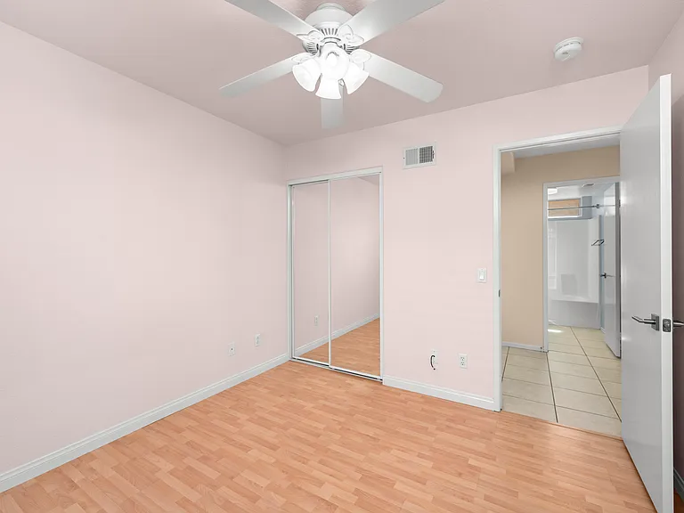 278 Brookview Ct — Photo 10