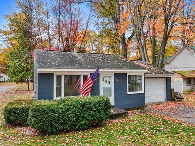 201 Beechwood Ave, Houghton Lake, MI, 48629