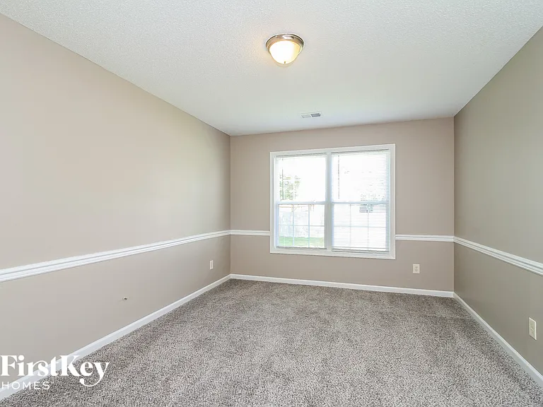 1554 Pecan Ln — Photo 12