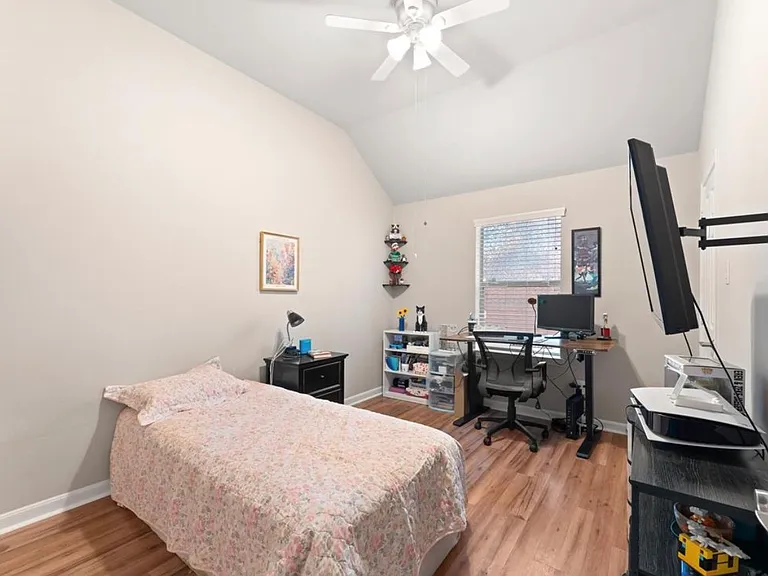 14902 Whispy Green Ct — Photo 12