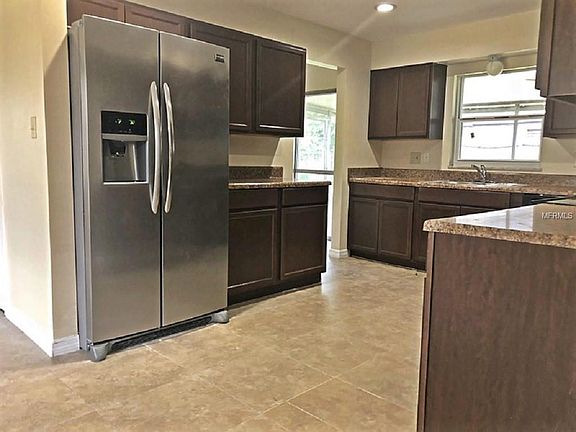 5th image of 2209 Seely Dr
