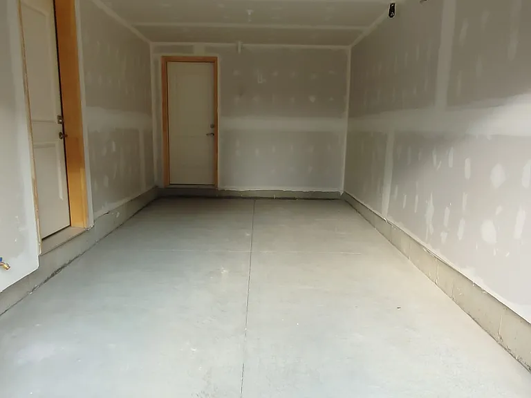 120 Court Dr #65 — Photo 23