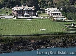 43 Cliff Ave, Newport, RI 02840