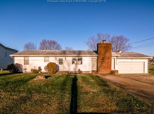 108 Walnut St, Evans, WV 25241