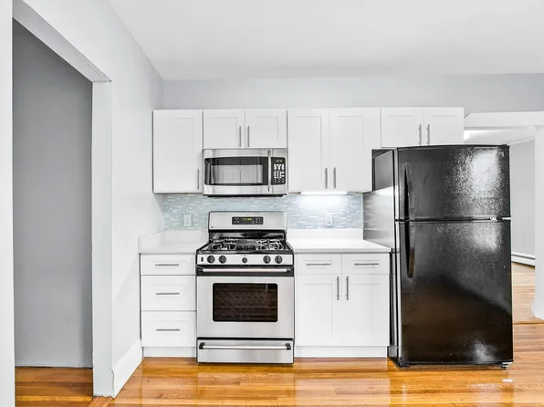 21 Berry St Floor 2, Danvers, MA 01923