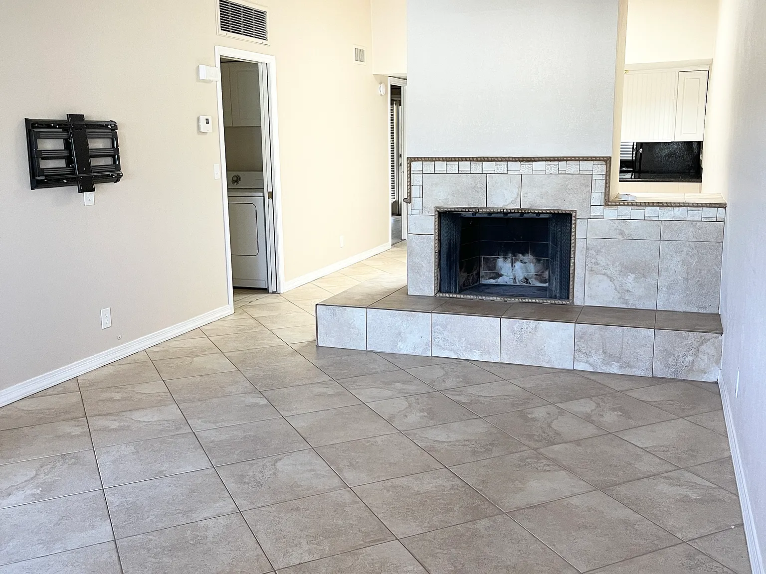 Beautiful Tempe Condo, 2 Suites 2 baths, kitchen, Nice backyard — Photo 3