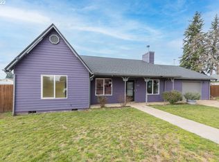 210 S Swiegle Ave, Molalla, OR 97038