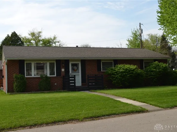 153 Viewpoint Dr, Bellbrook, OH 45305