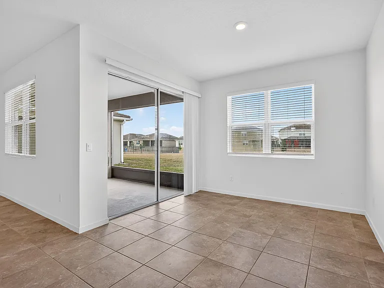10552 SW Toren Way — Photo 8