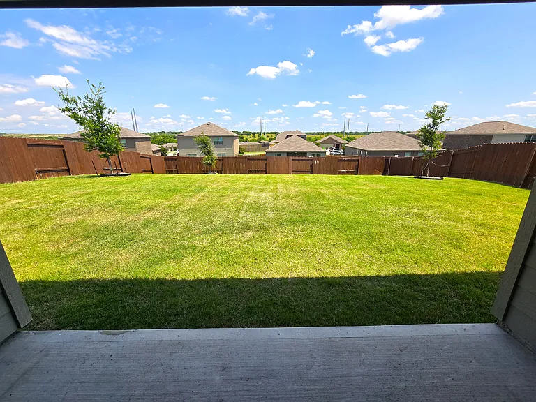 223 Drifter Dr — Photo 2