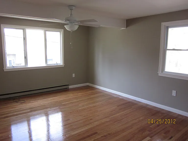 39 Damon Ave — Photo 8