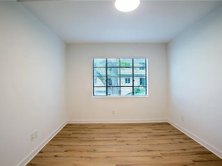 43 25th St NW #5 — Photo 10