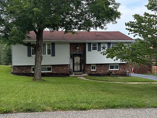 286 Hazelwood Dr, Washington, PA 15301