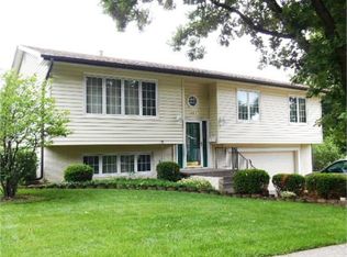 1205 Royal Oaks Dr, Davenport, IA