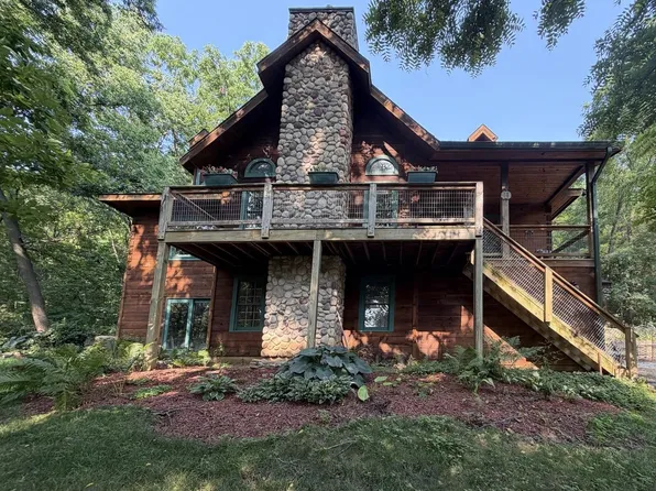 11 Heatherdowns Ln, Galena, IL 61036