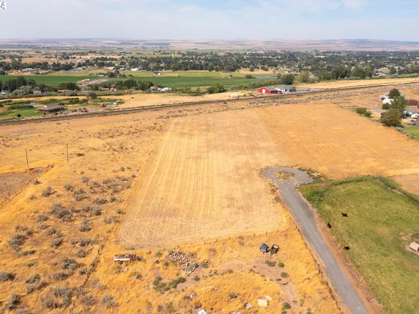 E Loop Rd, Hermiston, OR 97838