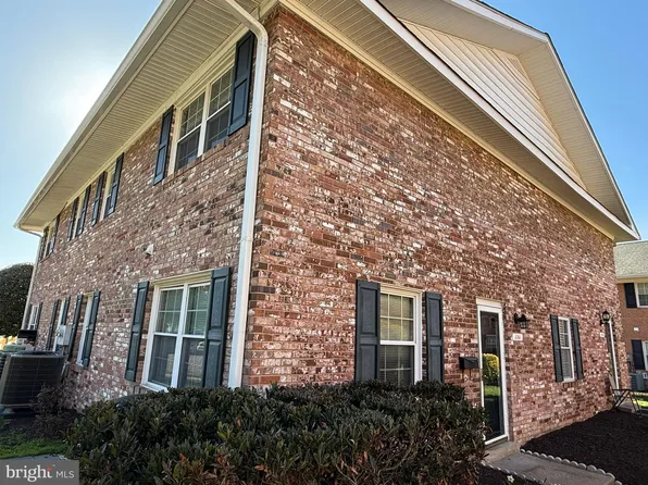 8766 Walutes Cir #D, Alexandria, VA 22309