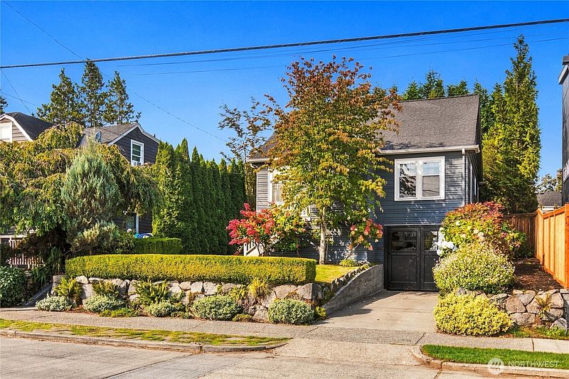 3rd image of 3613 35th Avenue SW