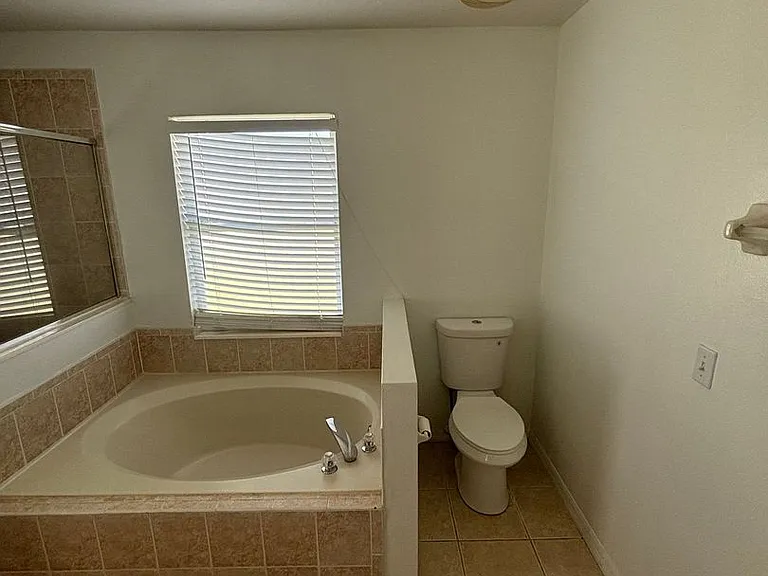1001 Eiffel Ln — Photo 25