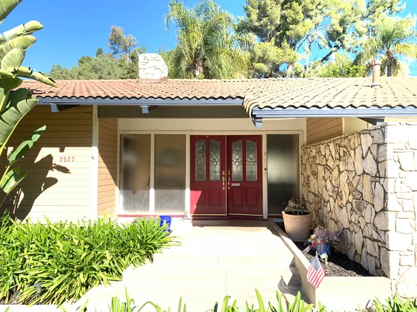 2527 Country Club Dr, Glendora, CA 91741
