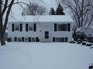 11 Tareyton Dr, Victor, NY 14564