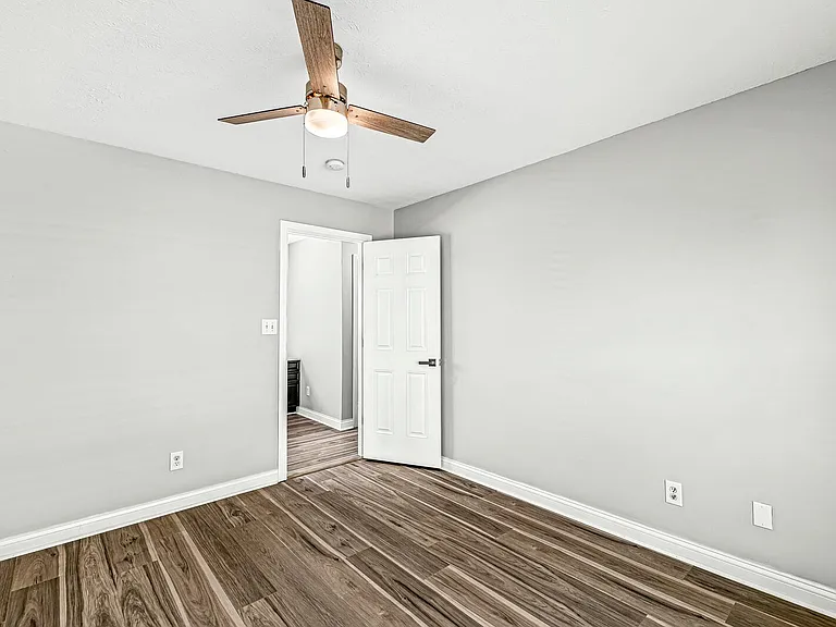 2046 Ruckle St — Photo 23