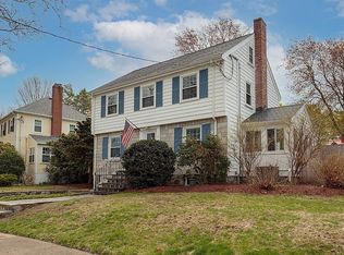 11 Carlson Cir, West Roxbury, MA 02132
