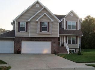 2806 Meadow Ridge Dr, Saint Joseph, MO 64504