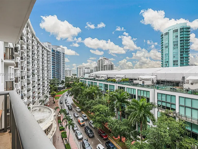 6039 Collins Ave #936 — Photo 33