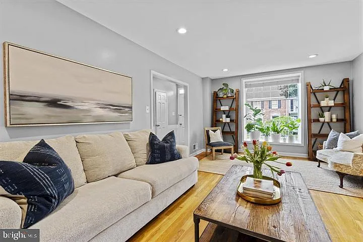 6707 Melrose Dr — Photo 3