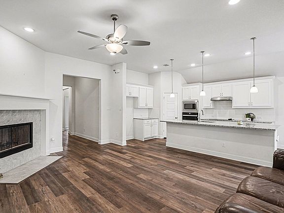 2nd image of 417 Elyse Rd