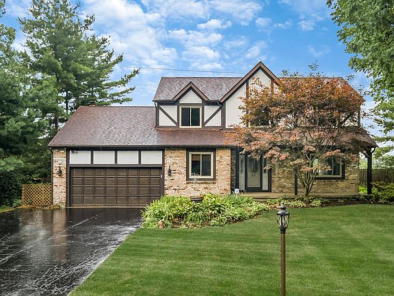 2nd image of 8729 Ramblewood Ct